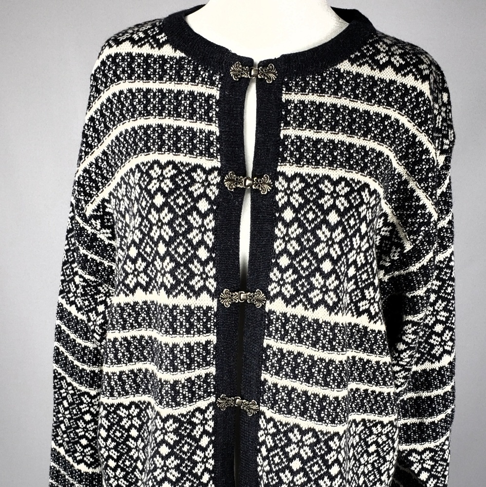 Vintage Woolrich Women's 100% Wool White Cardigan